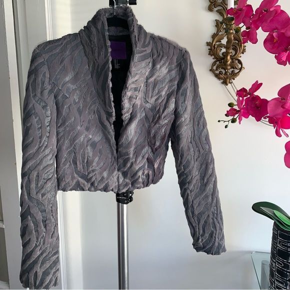 FOREVER 21 Faux Fur Crop Jacket - Picture 3 of 11